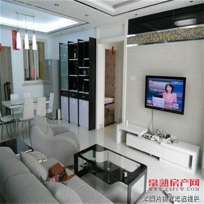 锦荷佳苑，家具家电齐全三房，临近菜场，包物业急租