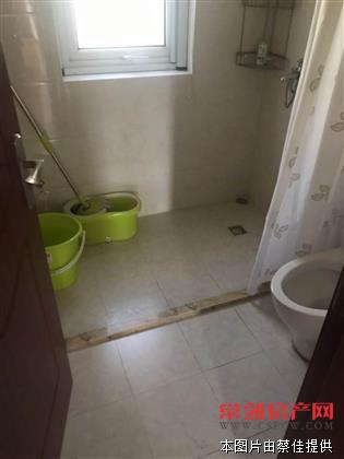 H铂克花园 110平 3室2厅2卫 满两年 简单装修 可上学·！！！