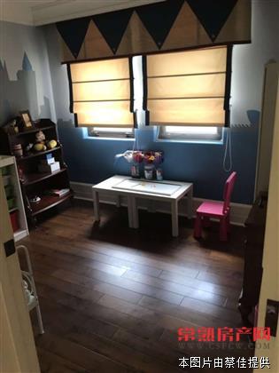 H 尚湖山庄 270平 4室2厅3卫 精装修 618万。 