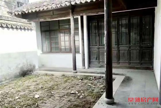 【出售】市中心的小别墅，古色古香，产证：249平左右，价格：560万左右。