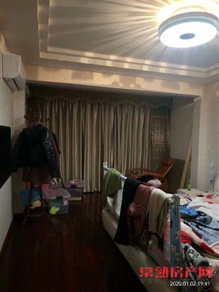 瑞仕花园，步梯房顶楼带阁楼，产证84平米，240万，带晒台