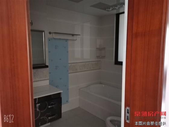 z城市花园 120平精装 三室两厅两卫 南北通透 满两年 位置好 现价300万！！