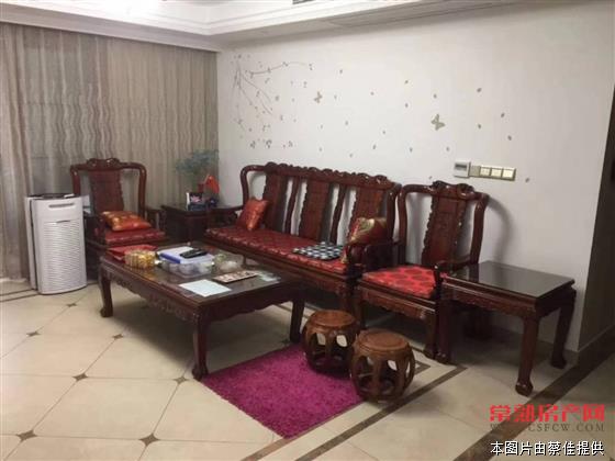 z世茂御珑湾 143平精装 四室两厅两卫 南北通透 带车位 有名额 看房随时 现价350万可谈！