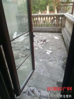 ｌ怡景湾，全新毛坏，满两年，有名额，看房方便。