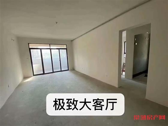 龙蟠家园138平，全新毛坯3房2厅2卫，满两年，名额有，200万