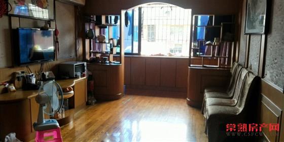 漕泾五区，6楼顶楼， 82.8平米， 185万，车库20平米，满2年，能上学