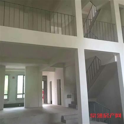 香榭丽墅，双拼，满2年，能上学，820万