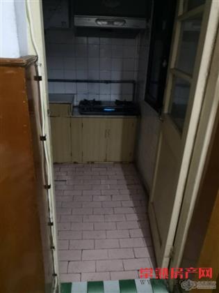 五星一区，59平，高一，满2年，5楼顶，120万