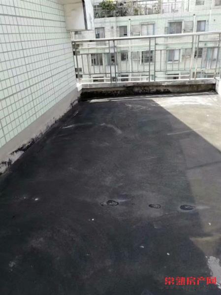 锦秀苑，34叠加阁楼，带库自库292平，毛坯，满2年，450万