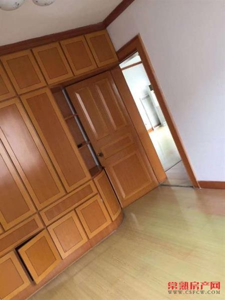 y琴枫苑实小学区房102平228万3室2厅1卫中等装修满两年看中可议