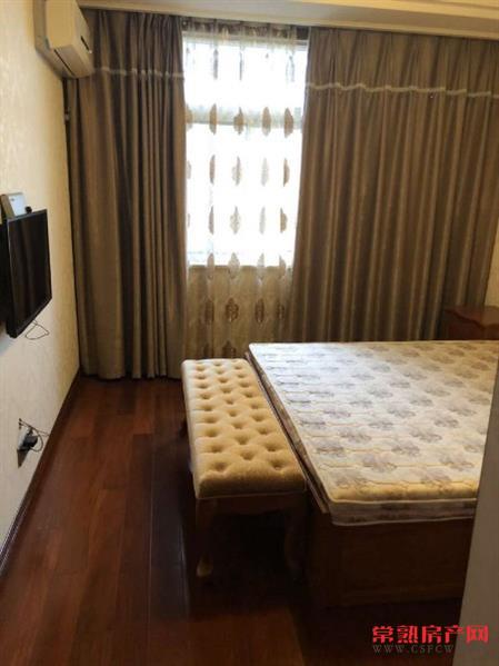 y东湖京华89平155万2室2厅1卫满5年有名额送储藏室基本未住