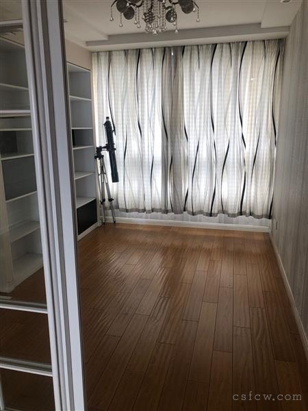 衡泰国际花园精装4/2/2朝南好房370万