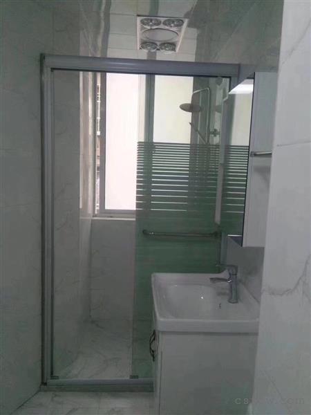 湖苑二区毛坯2/2/1朝南好房98.8万