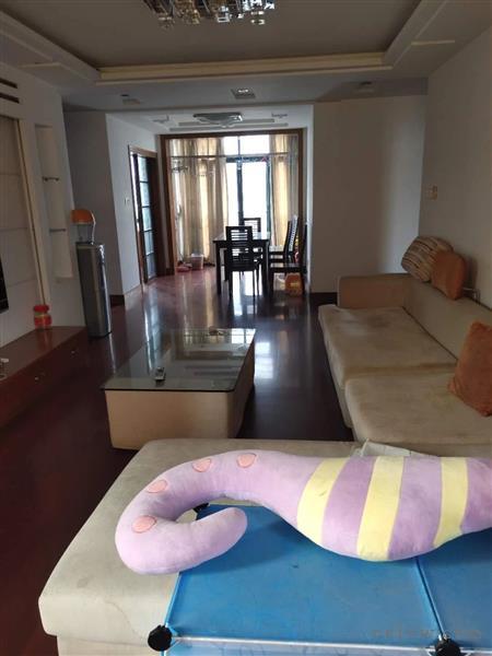 莲花新村精装2/1/1朝南好房146万