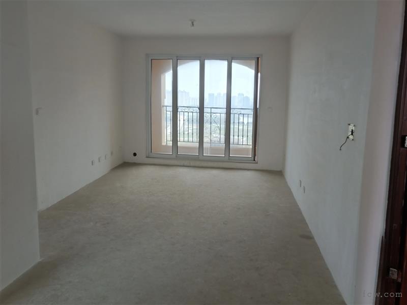 万达华府毛坯3/2/2朝南好房200万