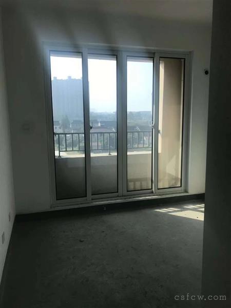 师德华府120平125万毛坯有名额满2年