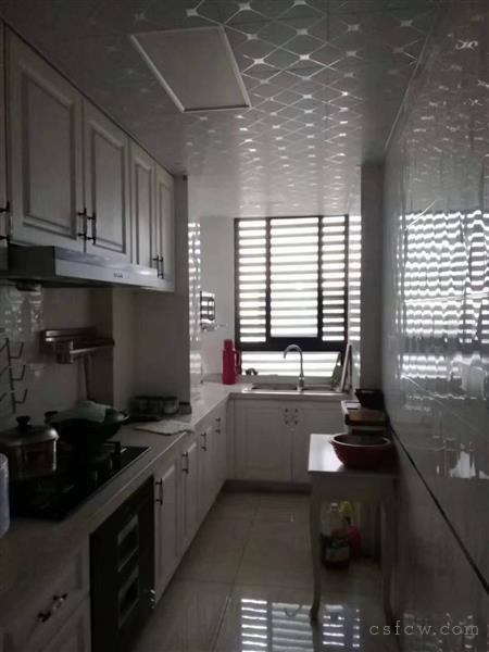 金润家园80平方精装三开间朝南