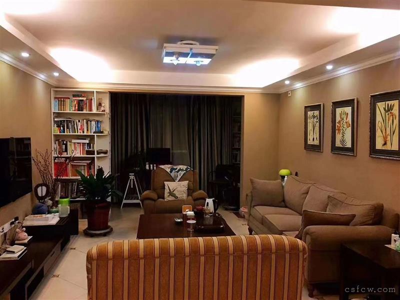 中南世纪城精装4/2/2朝南好房330万