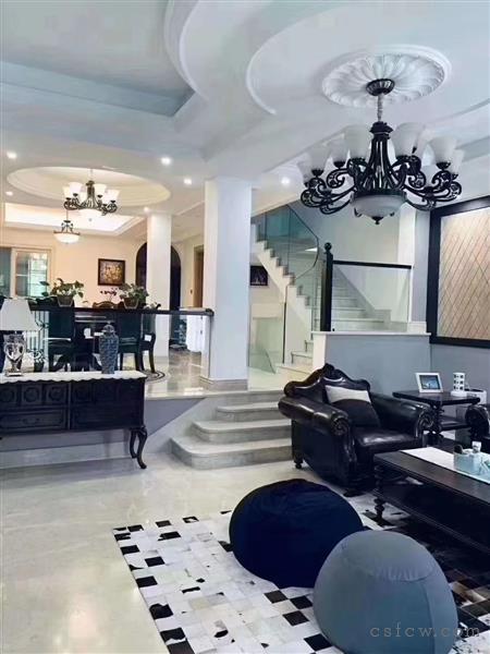 悲翠湾豪装5/2/3朝南好房720万