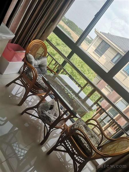 董浜亲水湾顶带阁实用面积160平，精装31房105万