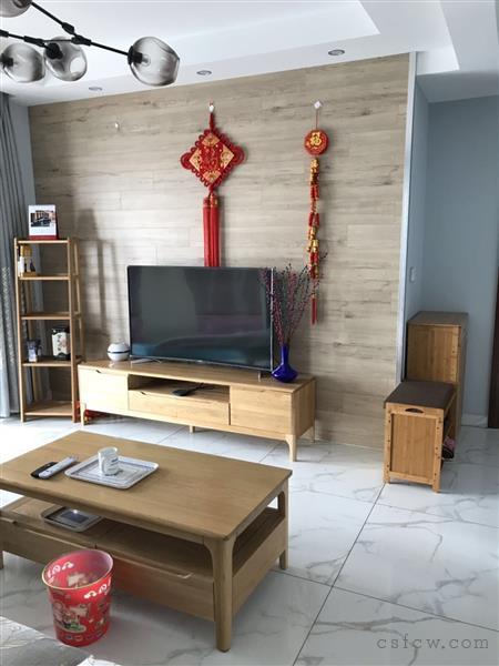 ?绿地铂克公馆110平方精装基本未入住中间楼层满2年带车位车库