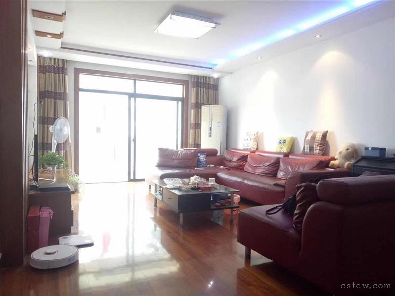 信一广场精装4/2/2朝南好房415万