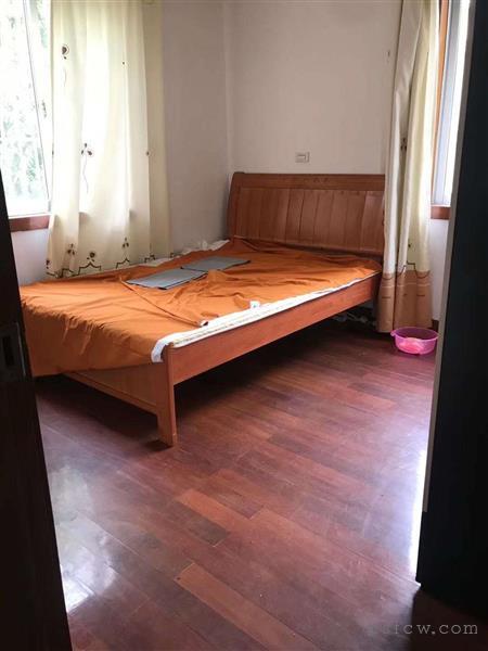 漕泾新村，黄金楼层，65平方，实验有名额，156万，有钥匙