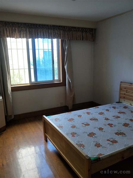 漕泾三区二楼二房二厅一卫装修清爽，拎包入住1800元出租