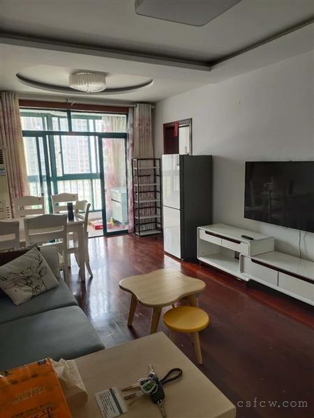 红枫苑精装8楼设全2饭2厅1卫拎包入住采光好2500元/月