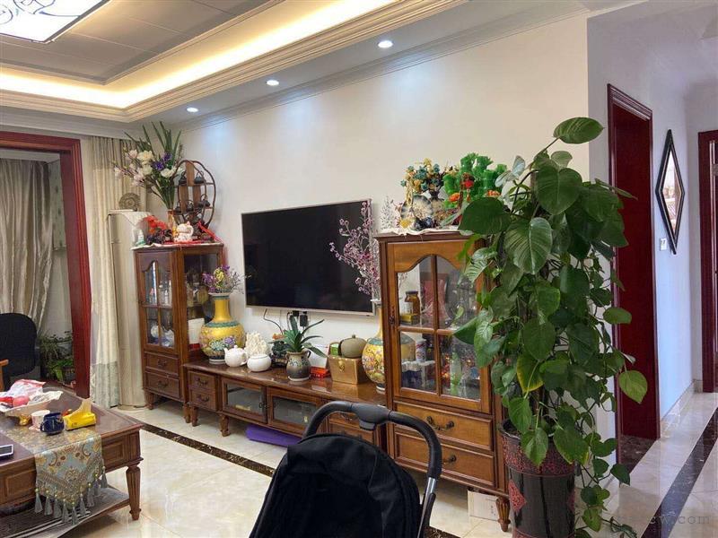 薇尼诗花园精装137平3室2厅1卫