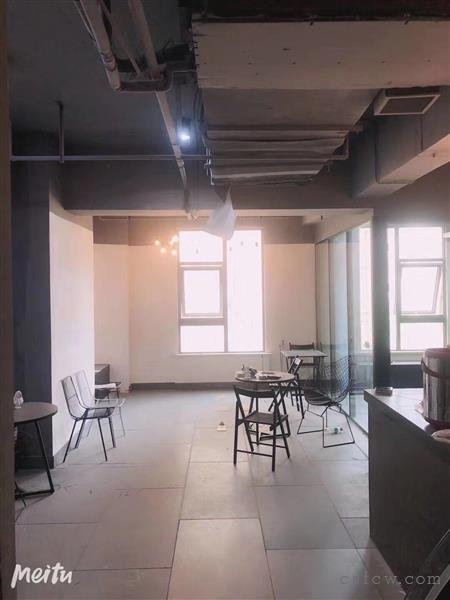 急卖世茂75号公馆，精装朝北106平大平层66万