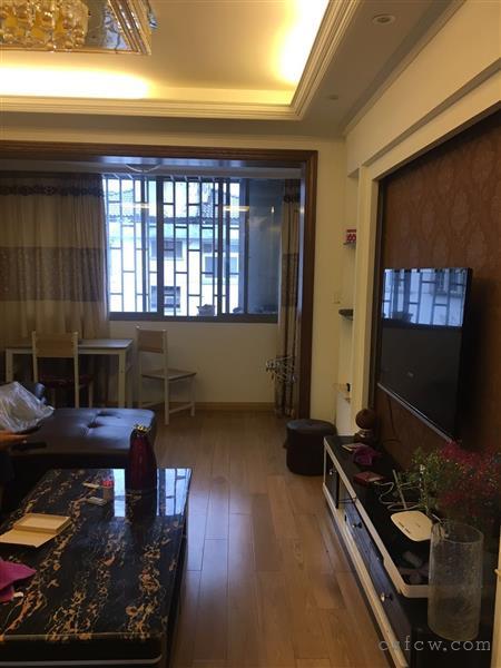 五星新村精装房2室1厅2卫月租2300