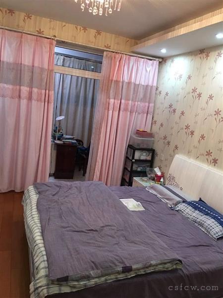 常熟花园精装2/2/1朝南好房142万