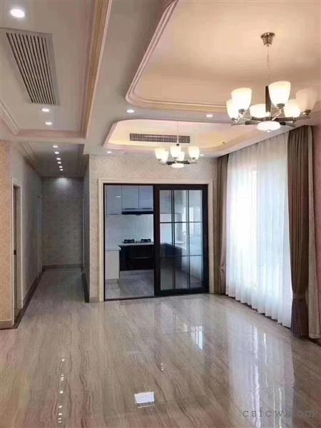 明日星洲底楼带院子楼上超大阳台精装未住满两年可上学