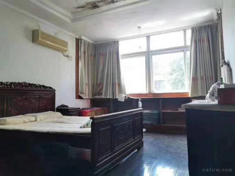 烟草小区，小独栋，好停车，140平，458万