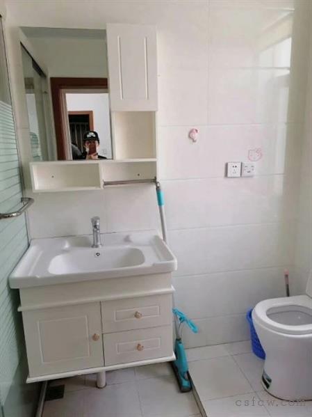 枫泾一区，2楼，2室1卫，装修清爽，1800元/月