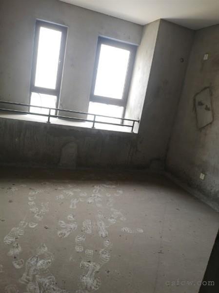 香悦四季毛坯3/2/2朝南好房80万