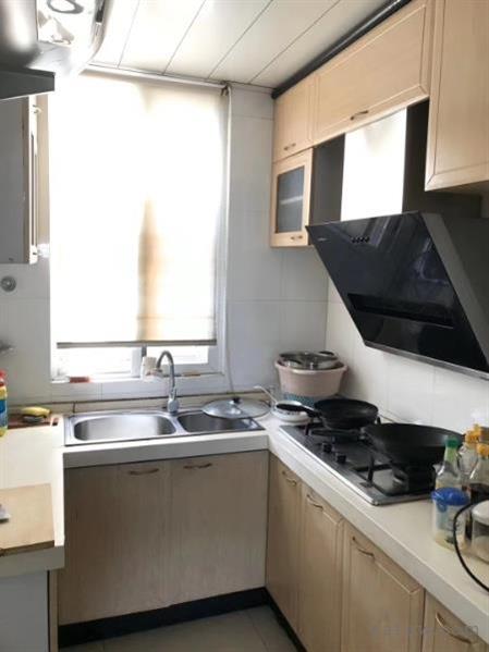 五星一区精装2/1/1朝南好房1600元/月