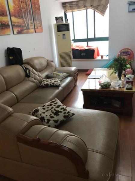 明日星城城欣园精装修124平满两年可上学220万带车位