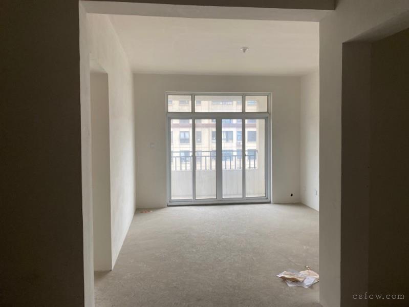 薇尼诗毛坯两房，双阳台，96平132万诚心卖