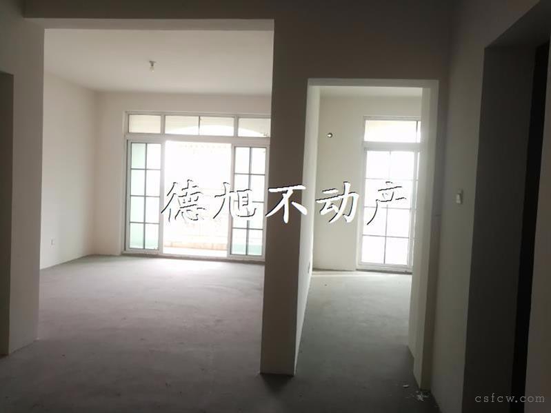 湖畔现代城毛坯3/2/1朝南好房1600元/月