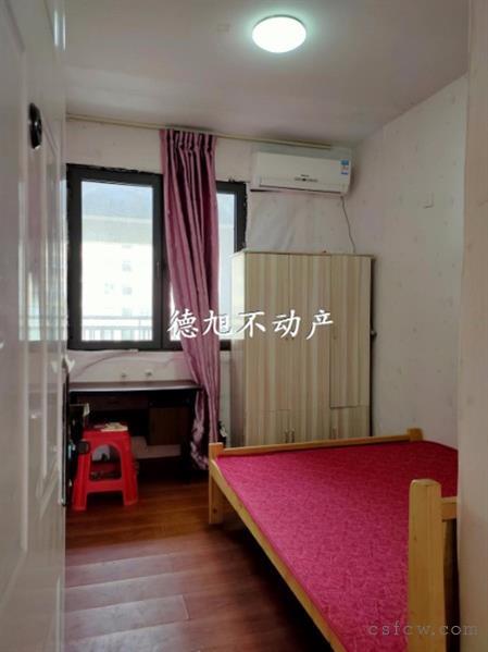 三一荣域简装3/2/1朝南好房2300元/月