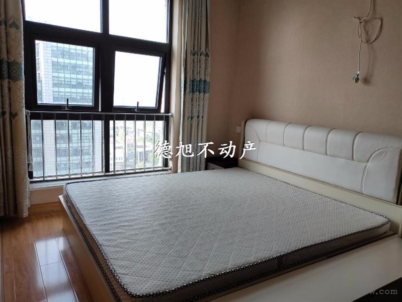 同济科技广场精装1/1/1朝南好房2000元/月