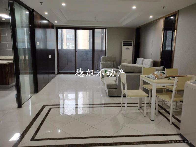 紫晶城精装3/2/2朝南好房2800元/月