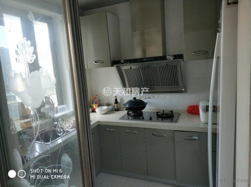 中南世纪城精装3/2/1朝南好房215万