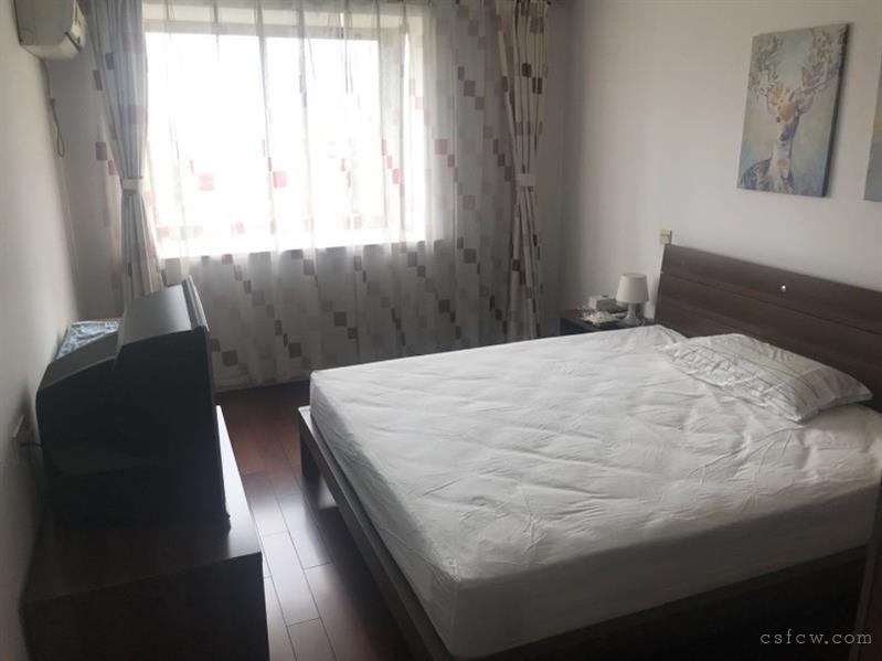 信一广场毛坯3/2/2朝南好房355万