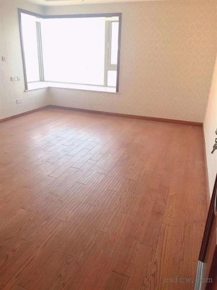 世茂三期大跃层275平方米豪华装修仅售498万