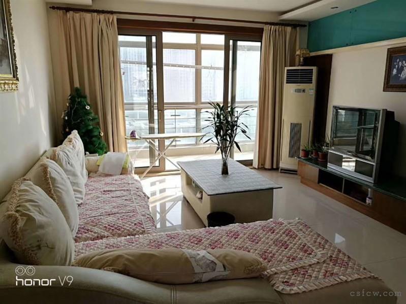 出租世茂一期3房3600/月