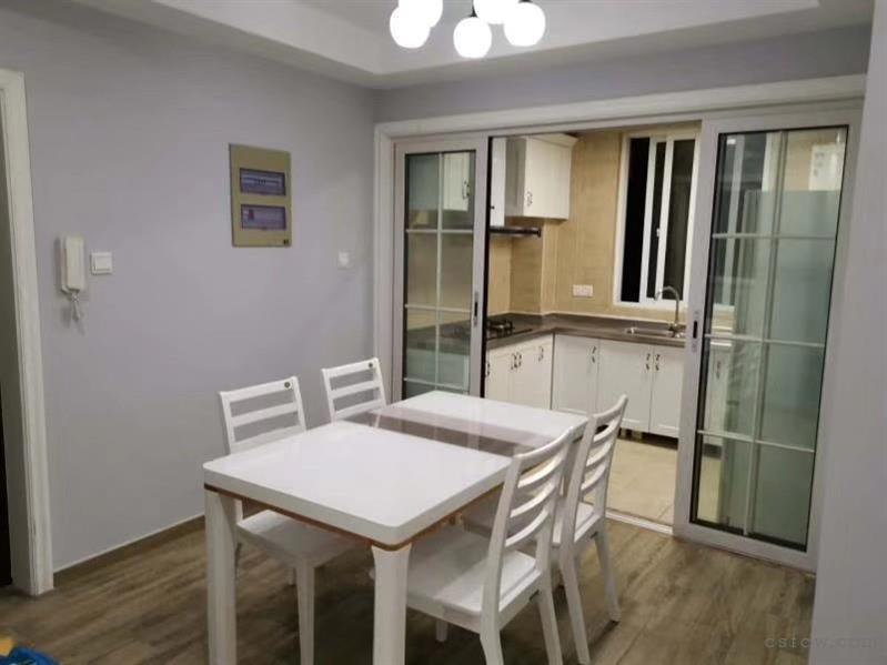 出租湖苑四区3房品牌家具3200