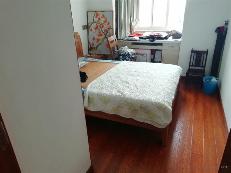 常熟老街精装2/2/1朝南好房180万